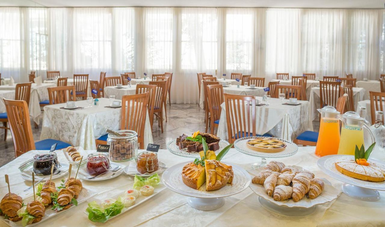 Hotel Maestri Riccione Eksteriør billede